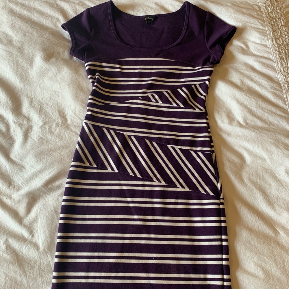 GUESS XS cute dress
